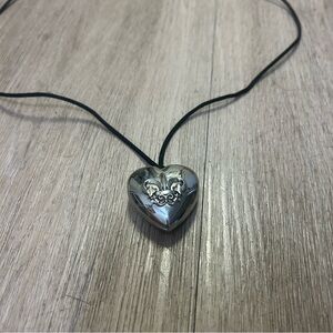 Avon Outspoken by Fergie Perfume Pendant